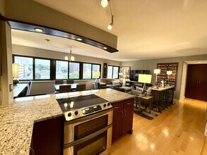 803 W 48th St in Kansas City, MO - Building Photo - Building Photo
