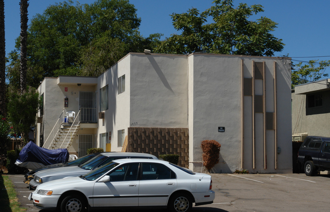 1000 Leslie Rd in El Cajon, CA - Building Photo