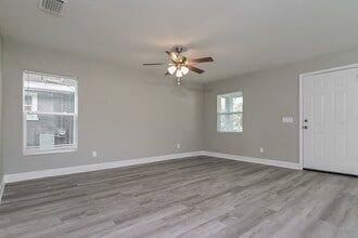 917 E Laura St in Plant City, FL - Building Photo - Building Photo