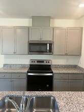 2642 Angel Falls Dr in Davenport, FL - Building Photo - Building Photo
