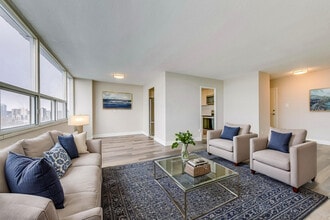 Park Terrace I in Oakville, ON - Building Photo - Building Photo