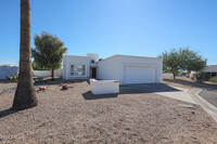 1209 E Meadow Ln in Phoenix, AZ - Foto de edificio - Building Photo