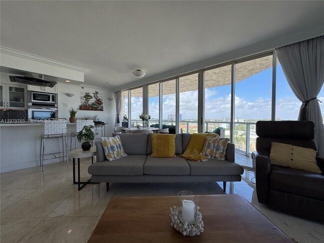 7330 Ocean Terrace in Miami Beach, FL - Building Photo - Building Photo