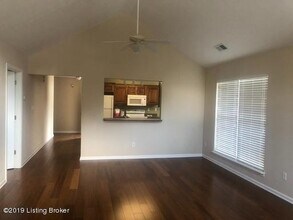 405 Fledge Dr in Louisville, KY - Building Photo - Building Photo