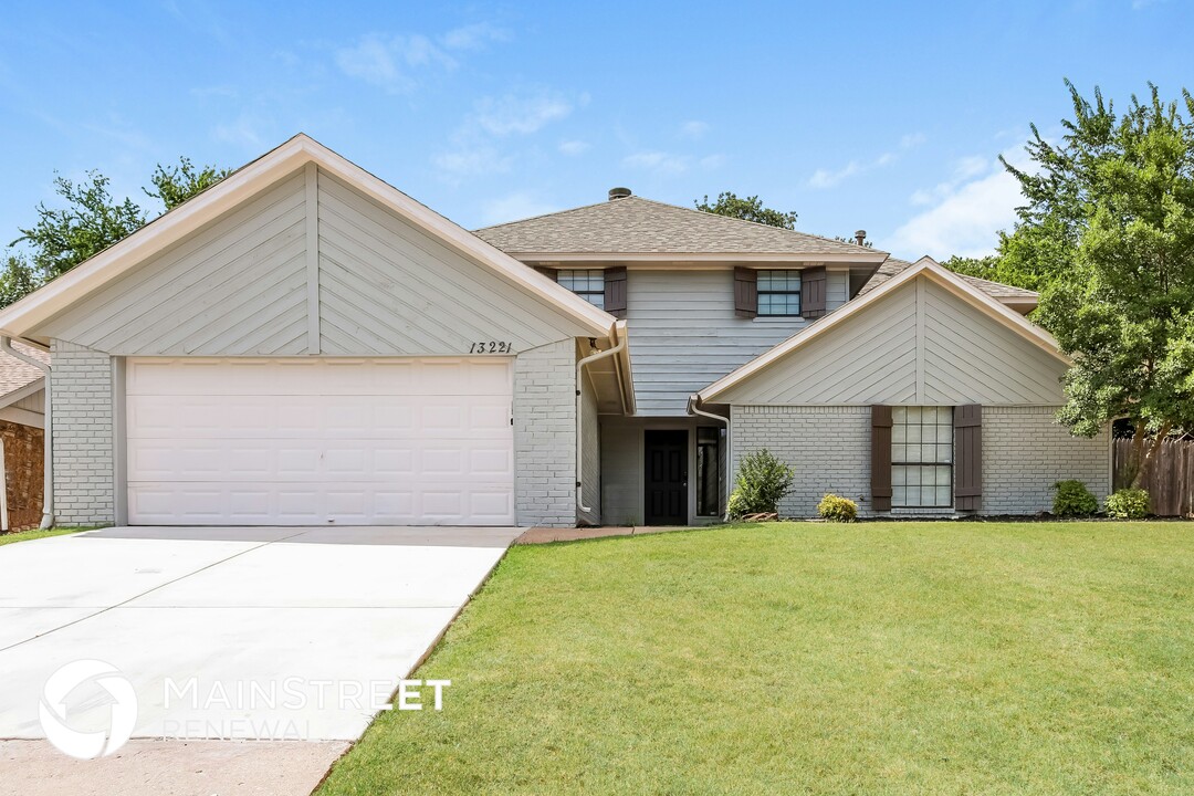 13221 Shady Tree Pl in Edmond, OK - Building Photo