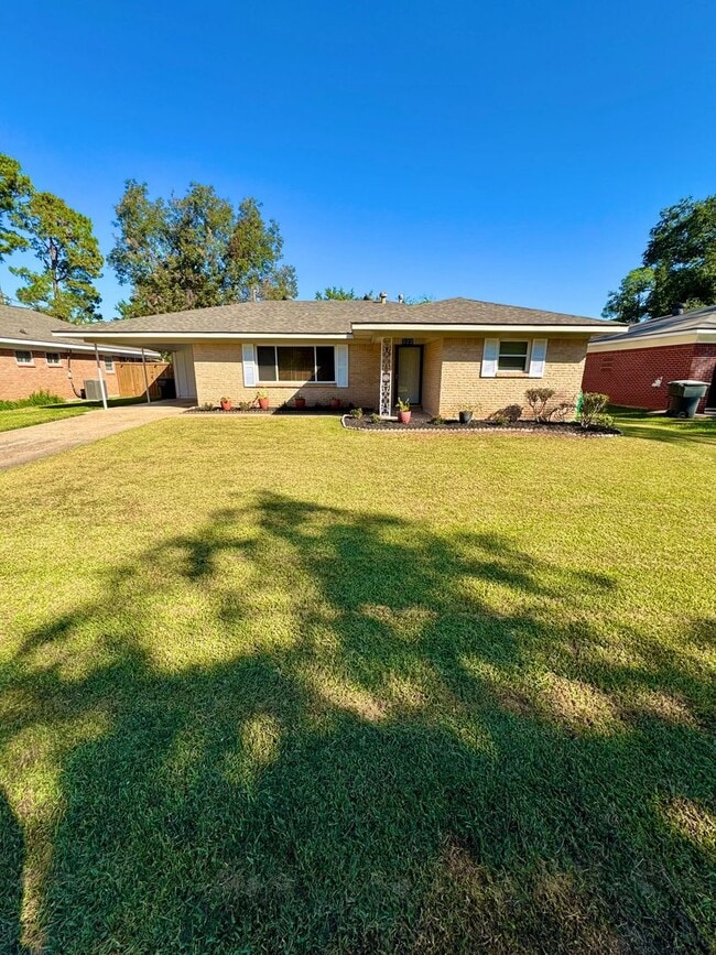 property at 522 E Southfield Rd