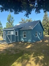 1757 6th St in La Verne, CA - Foto de edificio - Building Photo