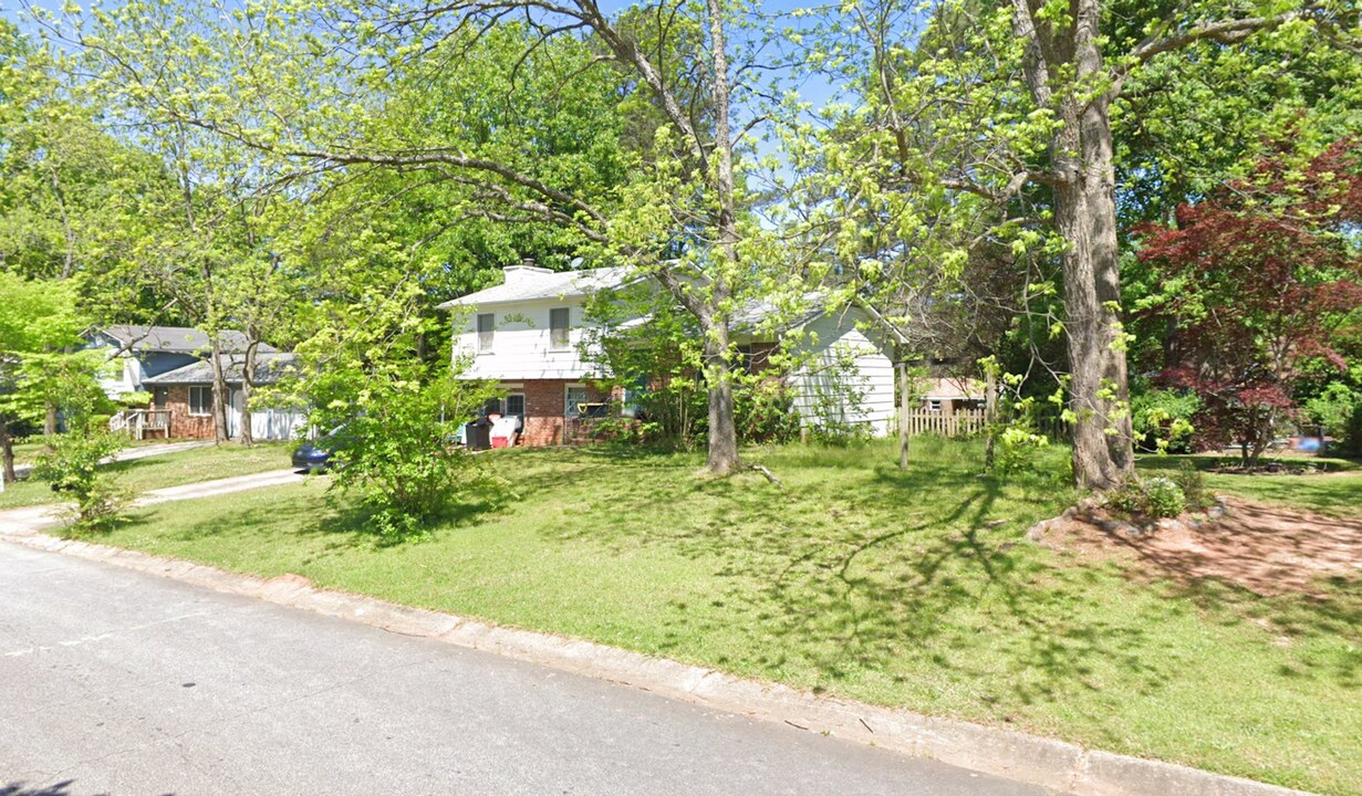 1690 Spoonbill Rd in Jonesboro, GA - Building Photo