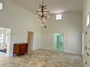 765 N Greenway Dr in Coral Gables, FL - Building Photo - Building Photo