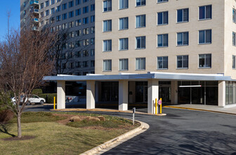 Grosvenor Park III in Rockville, MD - Building Photo - Building Photo