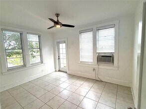 586 NE 62nd St in Miami, FL - Building Photo - Building Photo