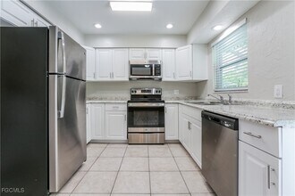 282 Lorraine Ave in Venice, FL - Building Photo - Building Photo