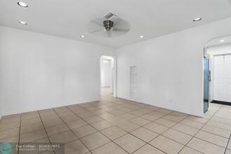 4932 SW 12th St in Fort Lauderdale, FL - Building Photo - Building Photo