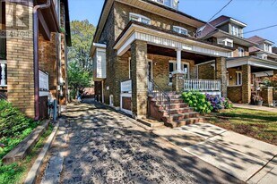 104 Carrick Ave in Hamilton, ON - Building Photo