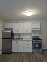 690 Pine St in Sault Ste Marie, ON - Building Photo - Building Photo