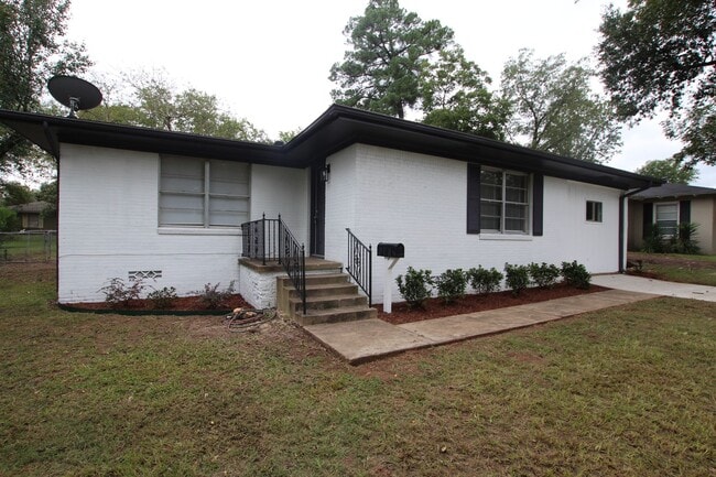 1309 San Antonio St in Tyler, TX - Building Photo - Building Photo