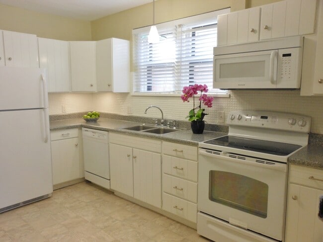 7537 Parkdale Ave, Unit 2 in Clayton, MO - Building Photo - Building Photo