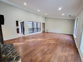 4715 Cricklewood Ln in Charlotte, NC - Building Photo - Building Photo