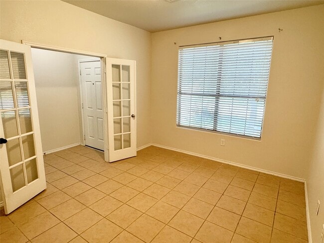 property at 1331 S Maple Dr