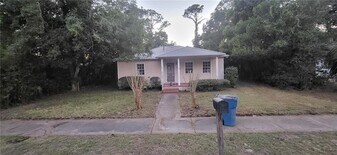 415 Newcastle St in Brunswick, GA - Building Photo