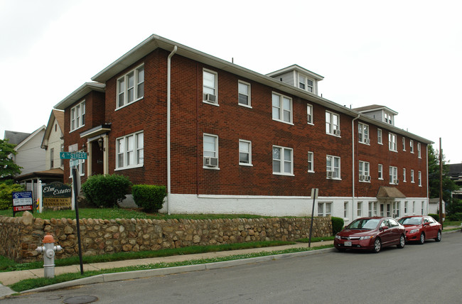 Elm Estates in Roanoke, VA - Foto de edificio - Building Photo