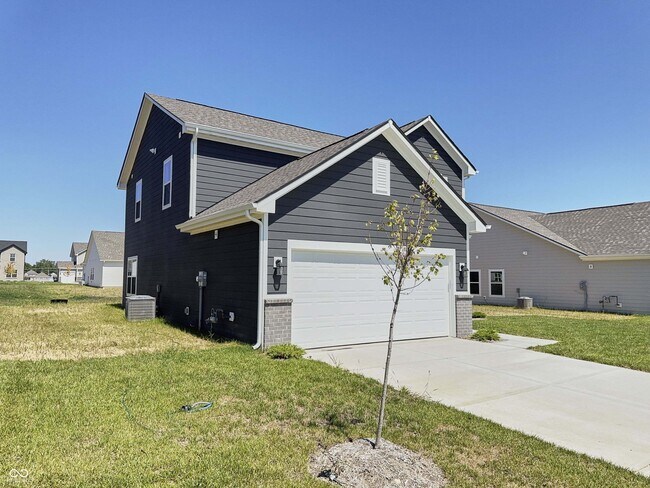 1328 Saguaro Wy in Greenwood, IN - Building Photo - Building Photo