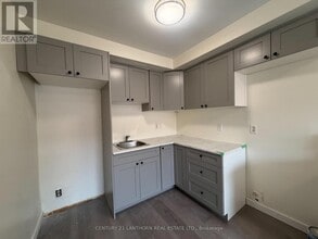 19 Tracey Park Dr in Belleville, ON - Building Photo - Building Photo