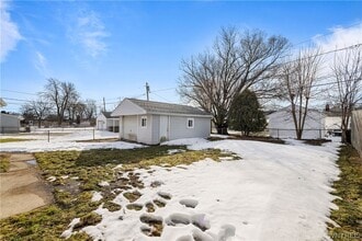 36 Crescent Ct in Cheektowaga, NY - Building Photo - Building Photo