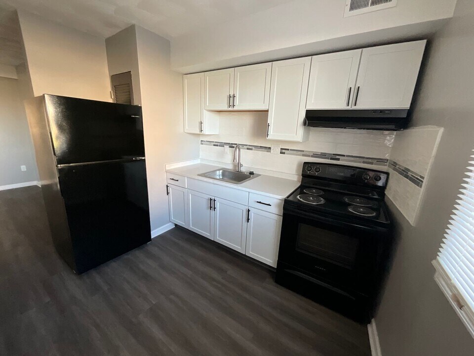9030 S Eldorado Dr in Indianapolis, IN - Building Photo
