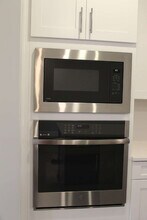 137 Marketplace Ave in Moon Township, PA - Foto de edificio - Building Photo