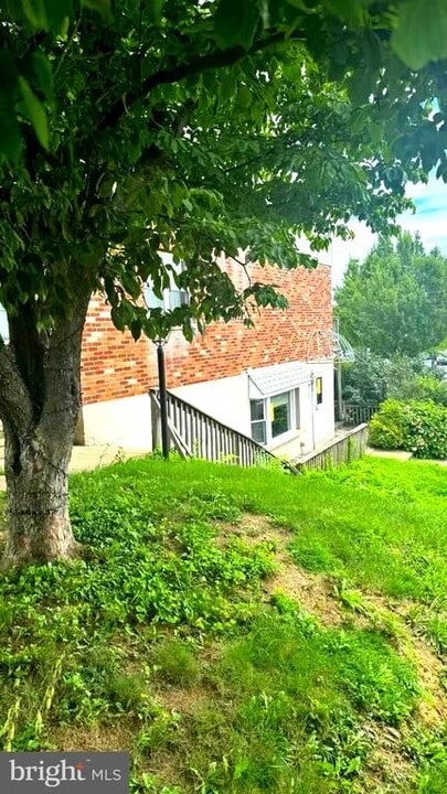 610 S Cedar Ln in Upper Darby Township, PA - Building Photo