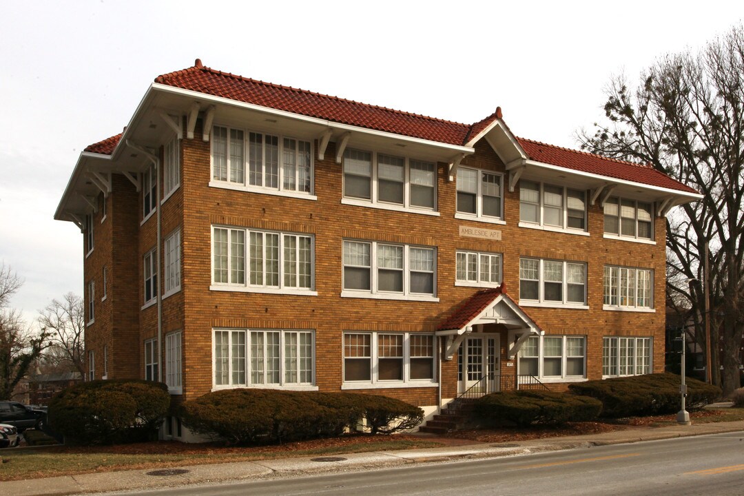 Ambleside Apartment in Louisville, KY - Building Photo