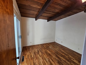 511 NE 8th St in Newport, OR - Foto de edificio - Building Photo