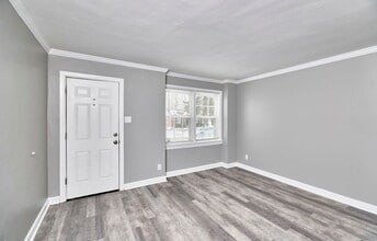 1490 E Duchesne Dr in Florissant, MO - Building Photo - Building Photo