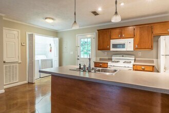 314 Indian Pointe Dr in Starkville, MS - Foto de edificio - Building Photo