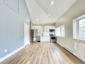 111 McAlpine Ave S in Welland, ON - Building Photo - Building Photo