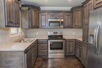205 Lake Dr in Jonesboro, AR - Building Photo - Building Photo