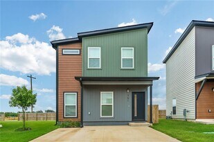 751 St Charles Pl in Bentonville, AR - Building Photo