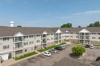 Eagle Pointe (2550 Voyageur) in Hastings, MN - Foto de edificio - Building Photo