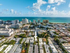 1528 Drexel Ave in Miami Beach, FL - Foto de edificio - Building Photo