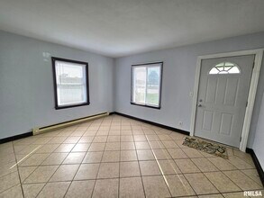 3906 Archer Dr in East Moline, IL - Building Photo - Building Photo