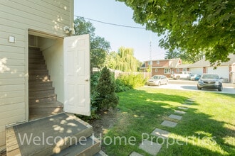 209 SE 6th St in College Place, WA - Building Photo - Building Photo