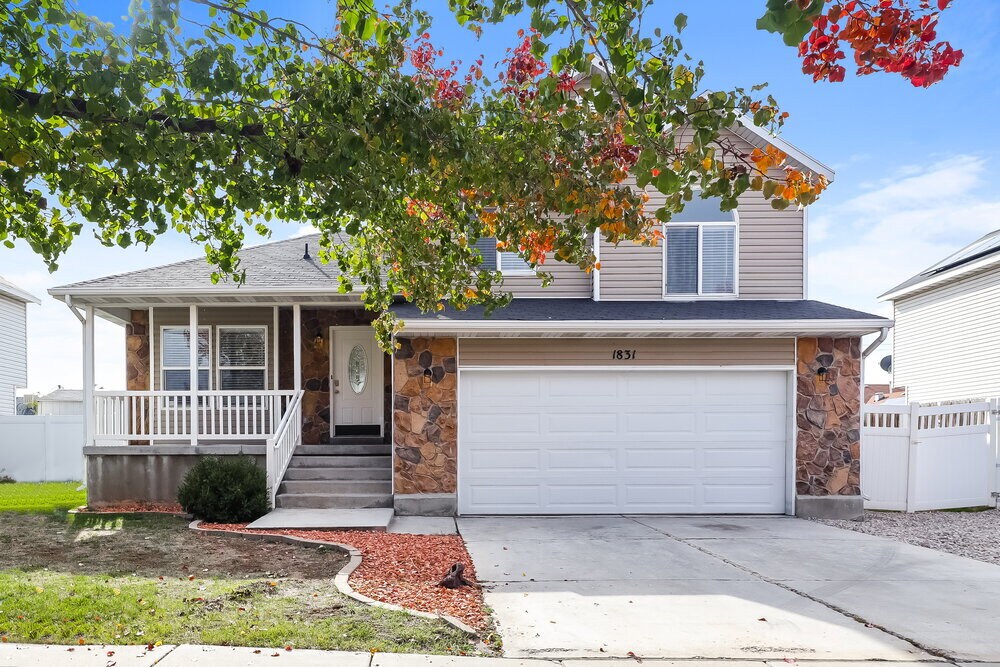 1831 W Quarter Horse Ave in Salt Lake City, UT - Building Photo