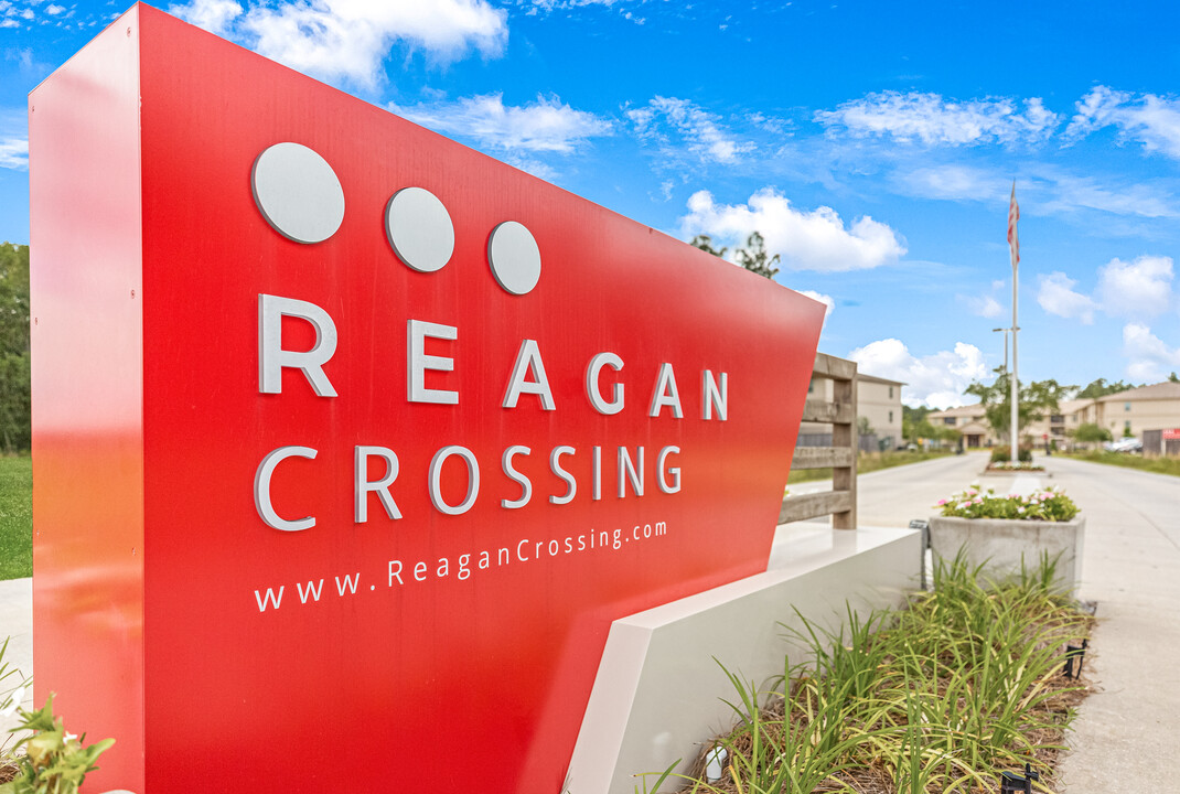 Reagan Crossing in Covington, LA - Foto de edificio