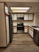 8707 E Indian Hills Rd, Unit H in Orange, CA - Building Photo - Building Photo