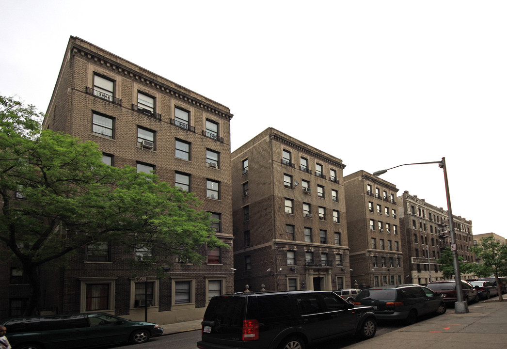 659 W 162nd St in New York, NY - Building Photo