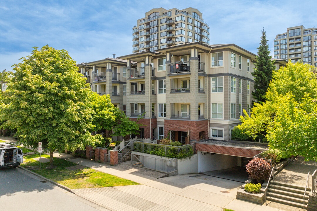 Kensington Court in Richmond, BC - Building Photo