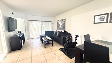 9645 NW 1st Ct in Pembroke Pines, FL - Building Photo - Building Photo
