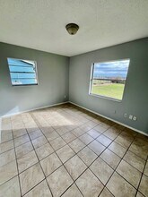 39500 Lincoln Ave in Zephyrhills, FL - Building Photo - Building Photo