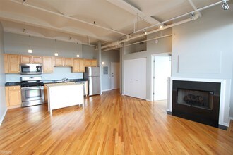 500 S Clinton St-Unit -Apt 915 in Chicago, IL - Building Photo - Building Photo